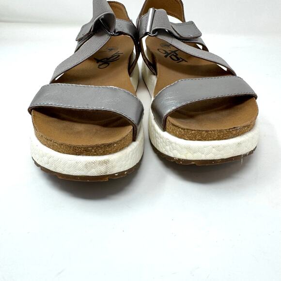 OTBT Sierra Metallic Platform Sandals Shoes Womens 7 Silver Pewter Beach Coastal - Picture 5 of 10